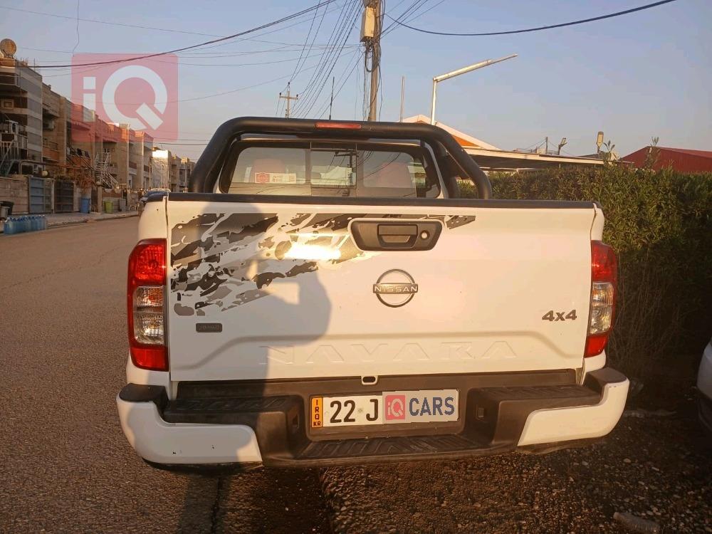 نیسان نەڤارا